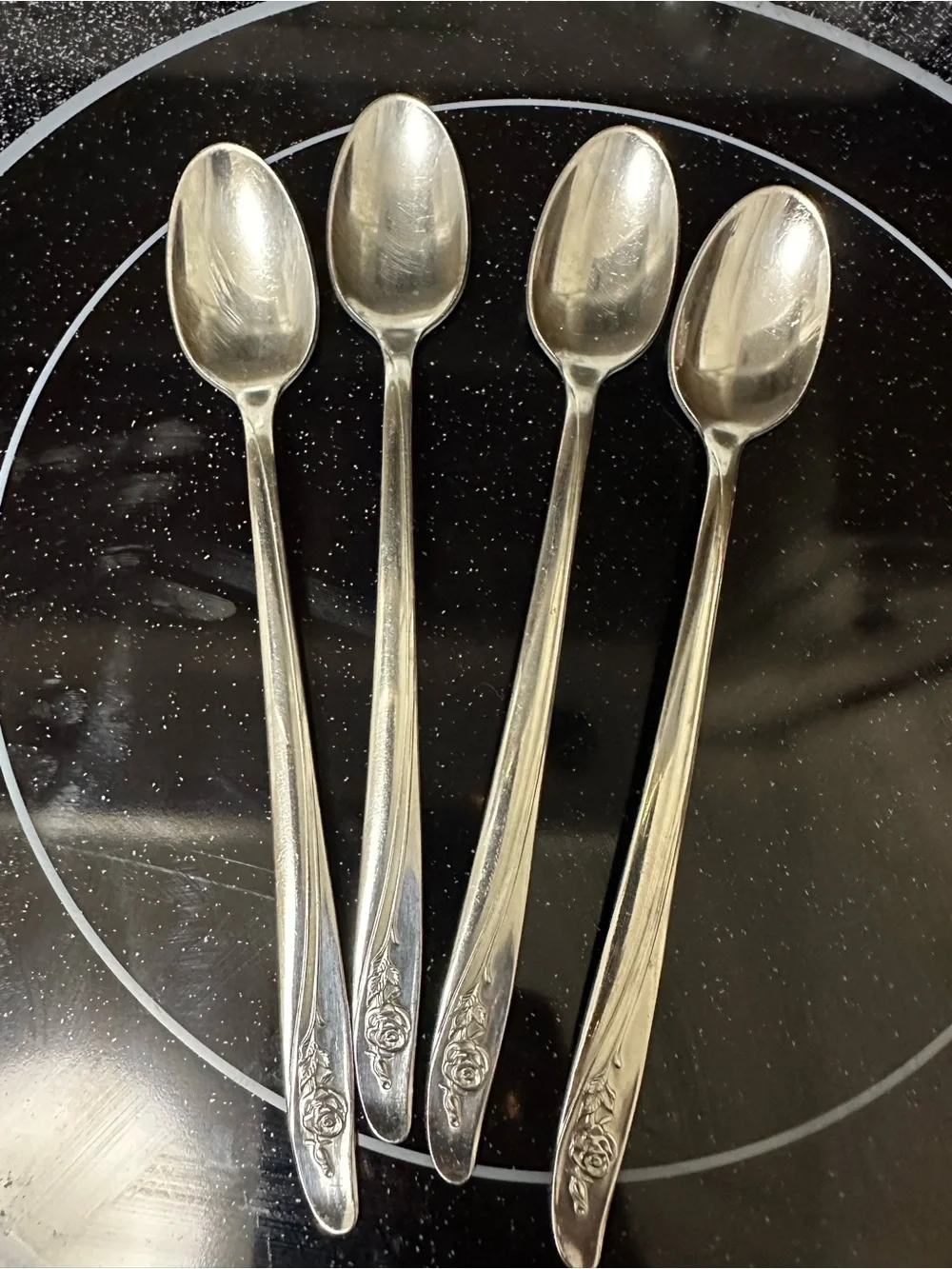 4 oneida custom Roseanne pattern Teaspoons